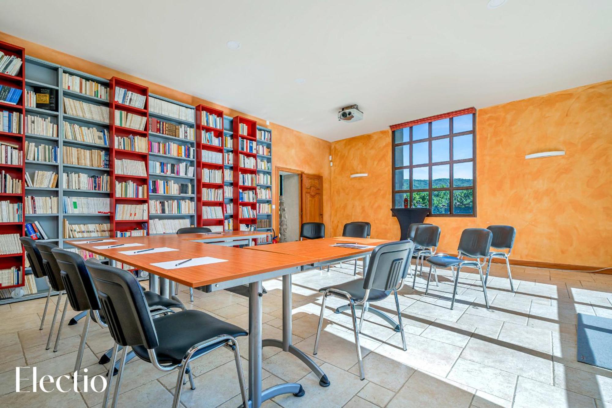 Апарт отель Bastide Domaine Tour Campanets Ле-Пюи-Сент-Репарад Экстерьер фото