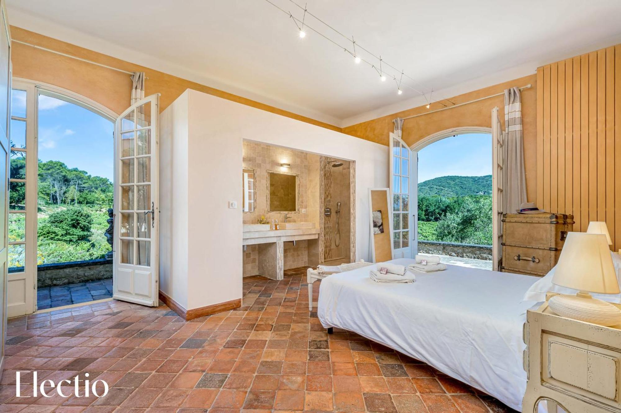 Апарт отель Bastide Domaine Tour Campanets Ле-Пюи-Сент-Репарад Экстерьер фото