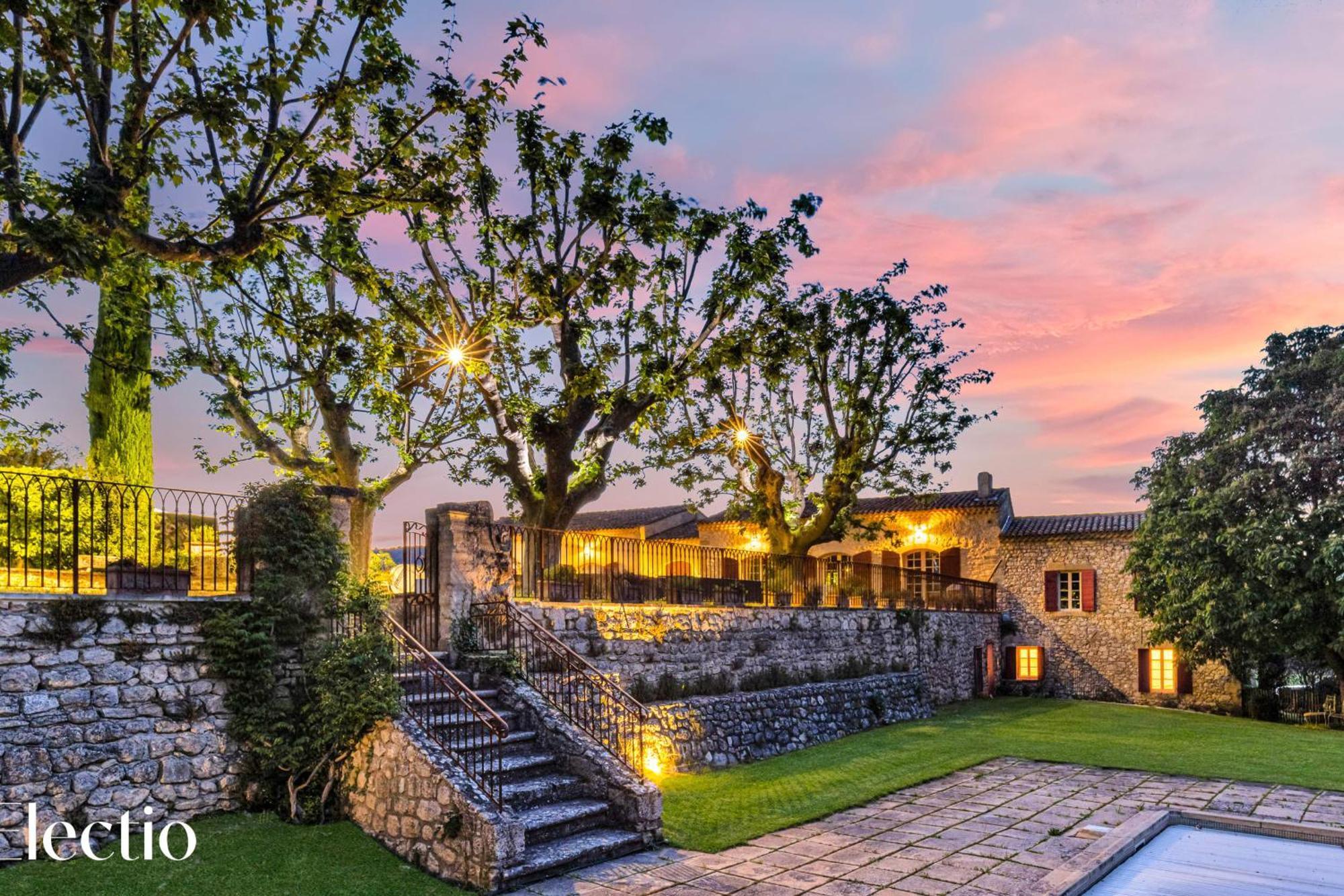 Апарт отель Bastide Domaine Tour Campanets Ле-Пюи-Сент-Репарад Экстерьер фото